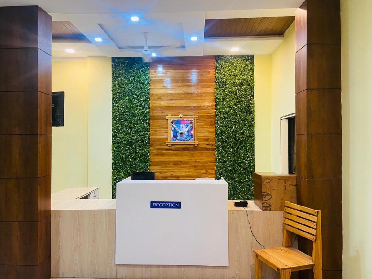 Jejuri Hotel Meghmalhar Lodging מראה חיצוני תמונה